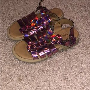 Pink metallic leather sandals